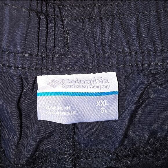 Columbia Black Shorts NWOT XXL (SHO46) - Picture 2 of 10